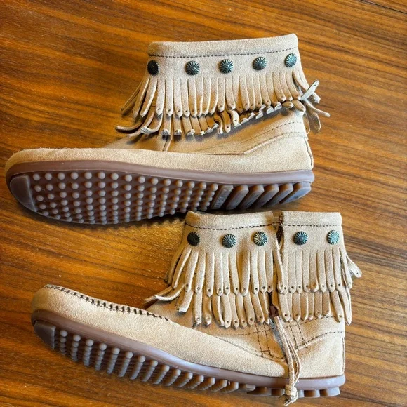 Minnetonka Suede Moccasins EUC - Picture 11 of 11